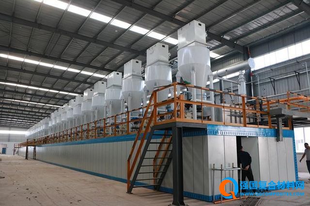 圖為玄武巖纖維原絲生產(chǎn)項目1號原絲車間